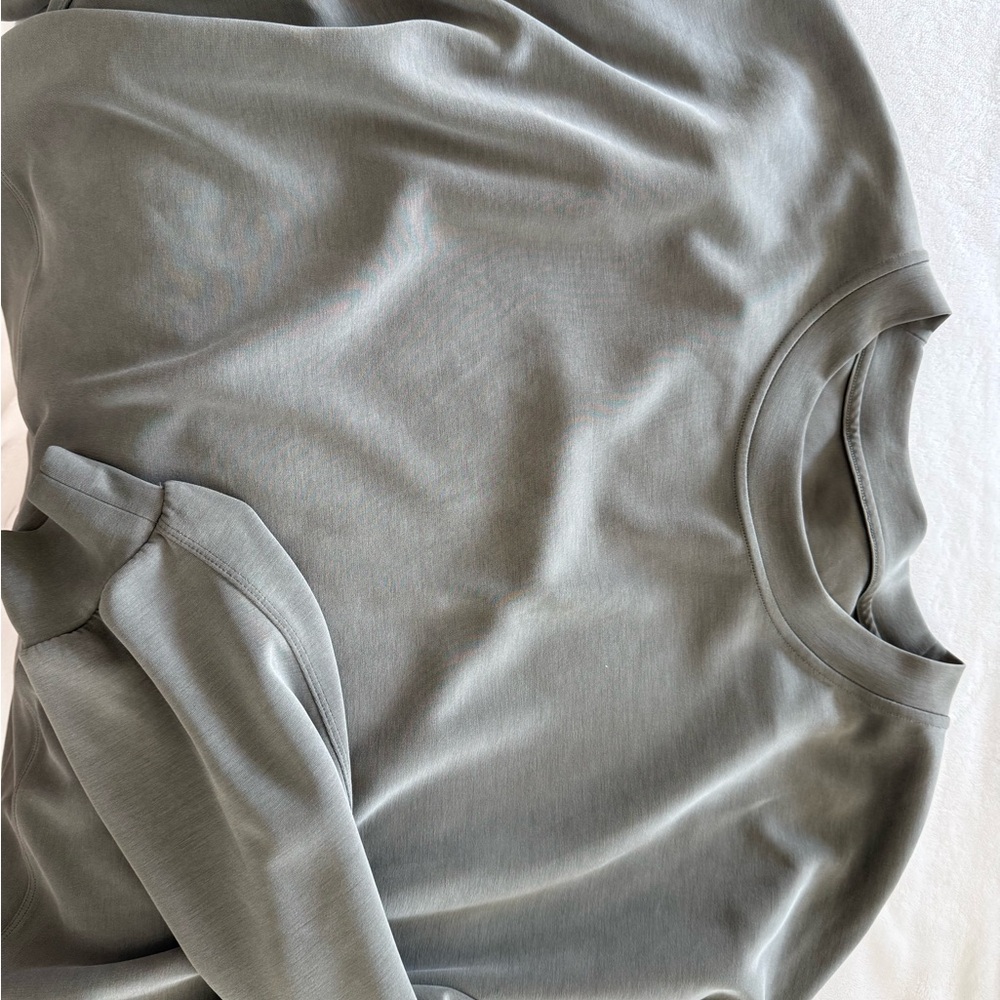 LULULEMON softstream crew safe color! L XL!